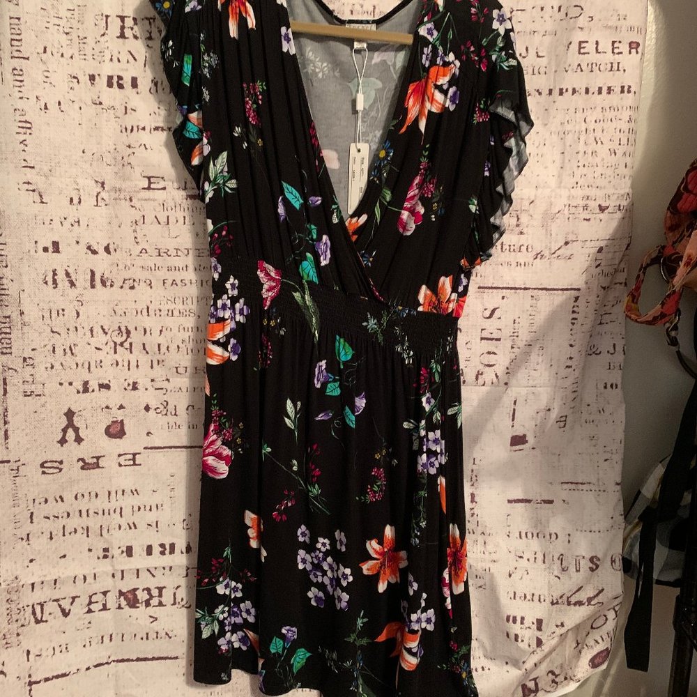NEW SPENSE V-NECK  DRESS SZ SP